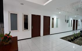 Reddoorz Near Plaza Simpang Lima